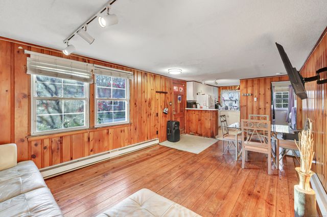 12 Hale Road, East Hampton, CT 06424