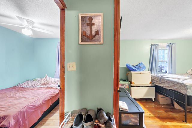 12 Hale Road, East Hampton, CT 06424