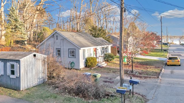 12 Hale Road, East Hampton, CT 06424