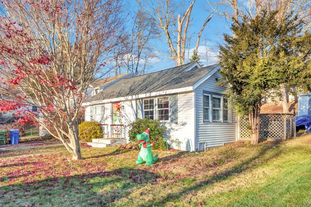 12 Hale Road, East Hampton, CT 06424