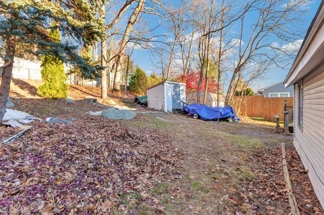 12 Hale Road, East Hampton, CT 06424