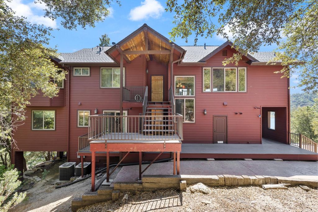 Image 10 of property listing at 39828 Granite Ridge Lane, Bass Lake, CA 93604