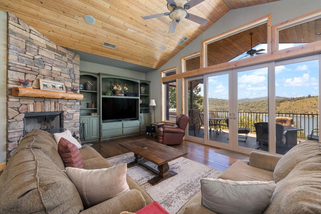 Image 14 of property listing at 39828 Granite Ridge Lane, Bass Lake, CA 93604