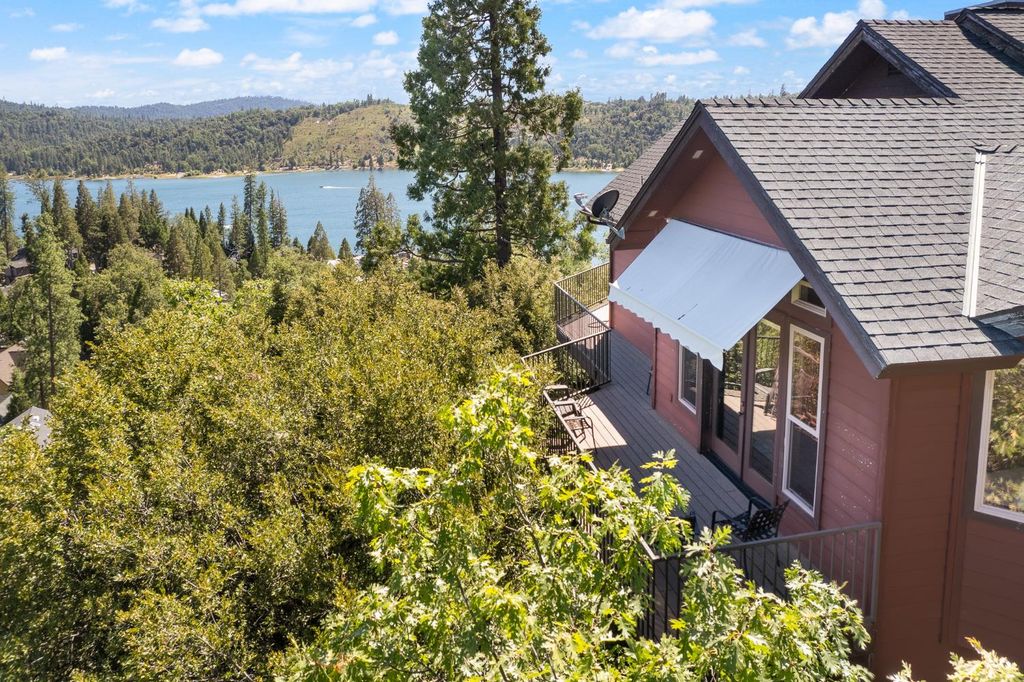 Image 28 of property listing at 39828 Granite Ridge Lane, Bass Lake, CA 93604
