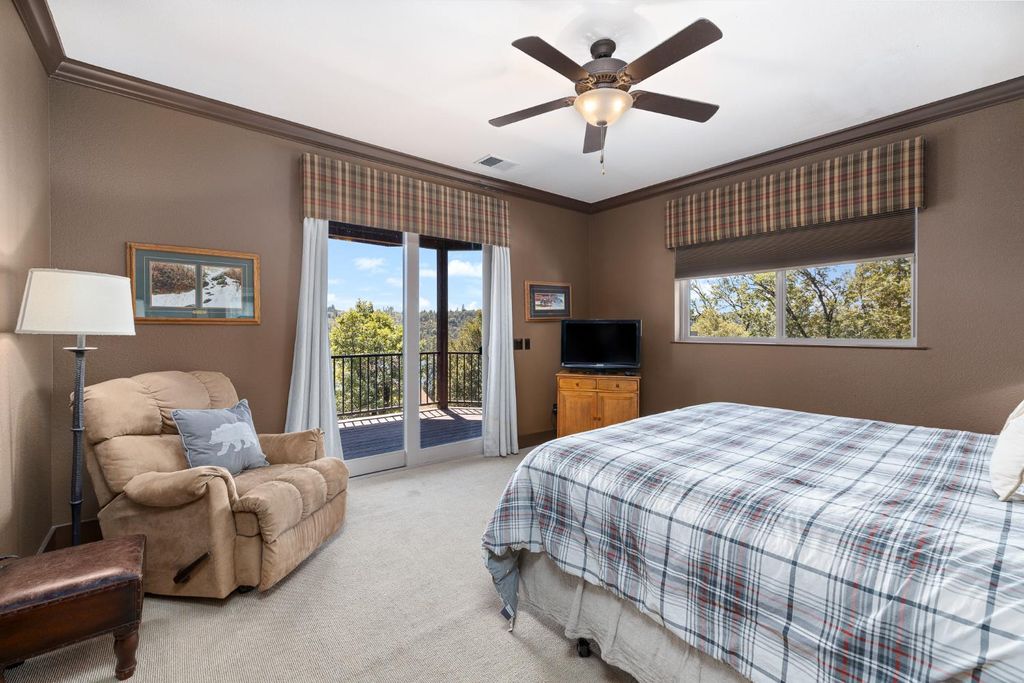 Image 43 of property listing at 39828 Granite Ridge Lane, Bass Lake, CA 93604