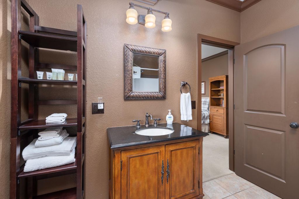 Image 46 of property listing at 39828 Granite Ridge Lane, Bass Lake, CA 93604