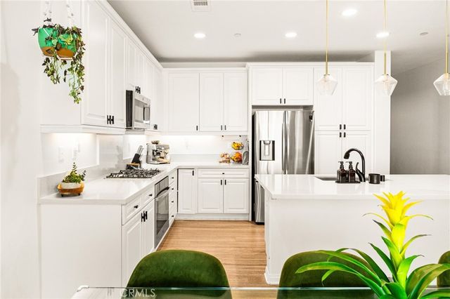 16411 Globetrotter, Chino, CA 91708