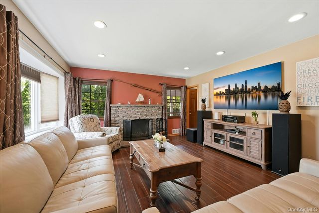 166 Abbey Street, Massapequa Park, NY 11762