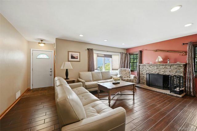 166 Abbey Street, Massapequa Park, NY 11762