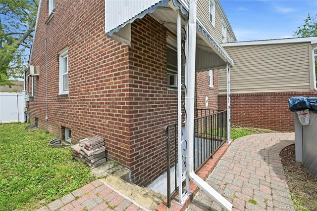 166 Abbey Street, Massapequa Park, NY 11762