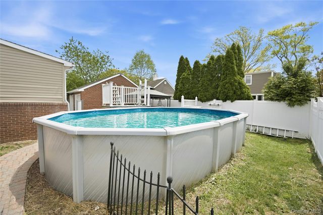 166 Abbey Street, Massapequa Park, NY 11762
