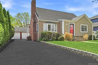 166 Abbey Street, Massapequa Park, NY 11762