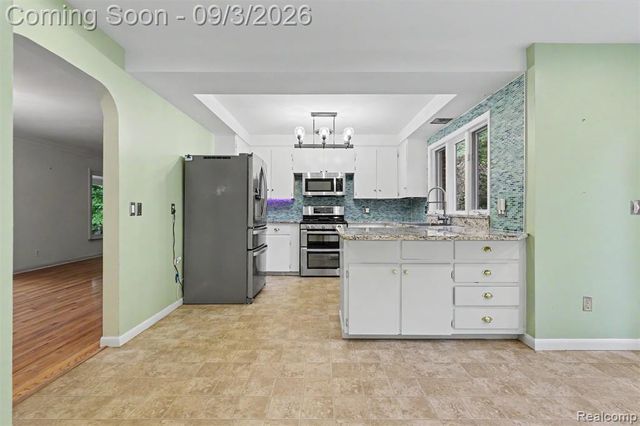 47040 Timberlane Street, Northville, MI 48167