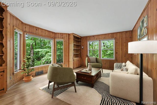 47040 Timberlane Street, Northville, MI 48167