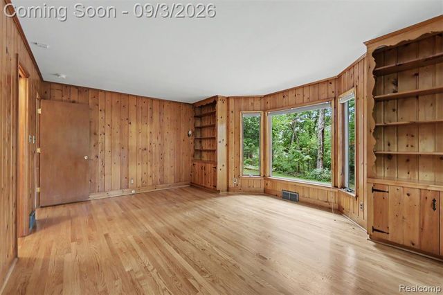 47040 Timberlane Street, Northville, MI 48167