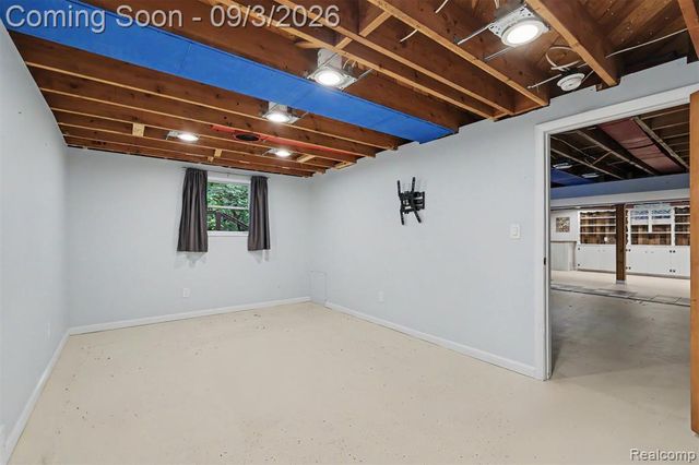 47040 Timberlane Street, Northville, MI 48167