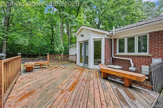 47040 Timberlane Street, Northville, MI 48167