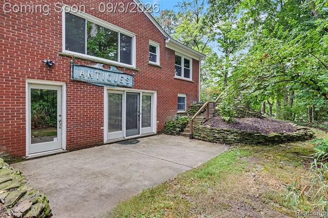 47040 Timberlane Street, Northville, MI 48167