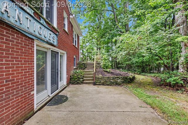 47040 Timberlane Street, Northville, MI 48167