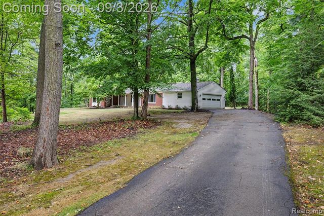 47040 Timberlane Street, Northville, MI 48167