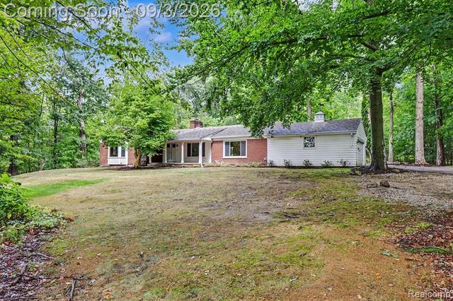 47040 Timberlane Street, Northville, MI 48167