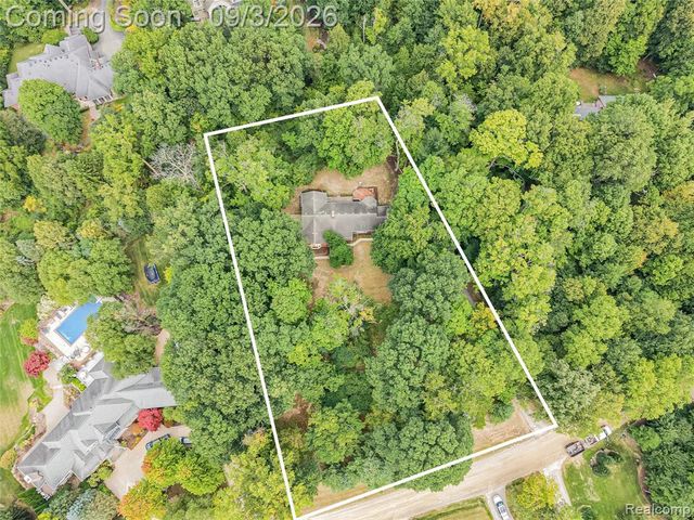 47040 Timberlane Street, Northville, MI 48167