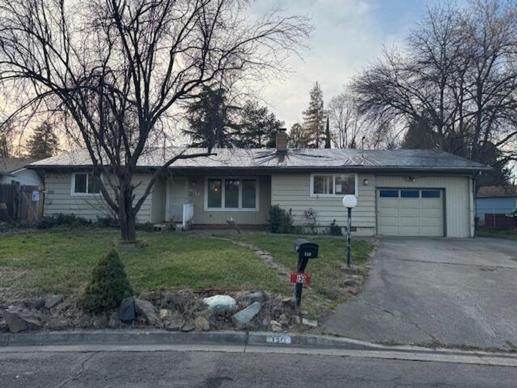 130 Sharon Drive, Phoenix, OR 97535