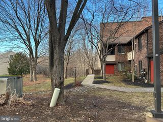910 MOUNTAINVIEW DR #910, Chesterbrook, PA 19087