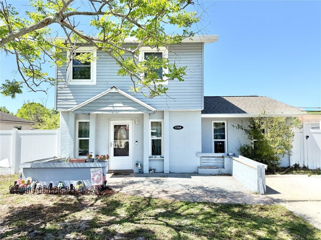 Image 2 of property listing at 1784 TAYLOR LAKE PLACE, Largo, FL 33778