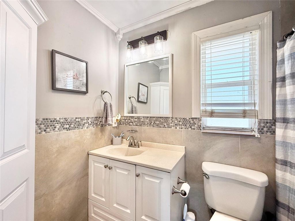 Image 17 of property listing at 1784 TAYLOR LAKE PLACE, Largo, FL 33778