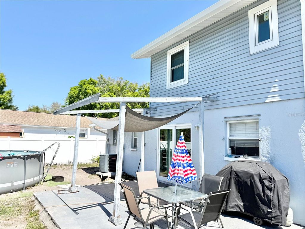 Image 18 of property listing at 1784 TAYLOR LAKE PLACE, Largo, FL 33778