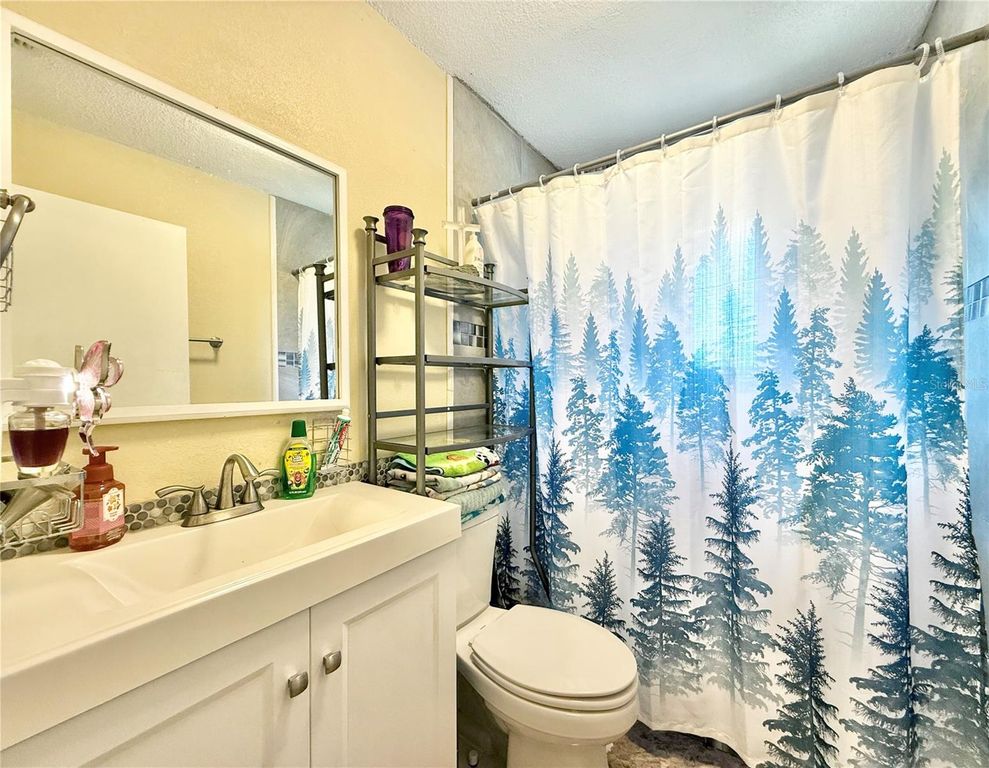 Image 23 of property listing at 1784 TAYLOR LAKE PLACE, Largo, FL 33778