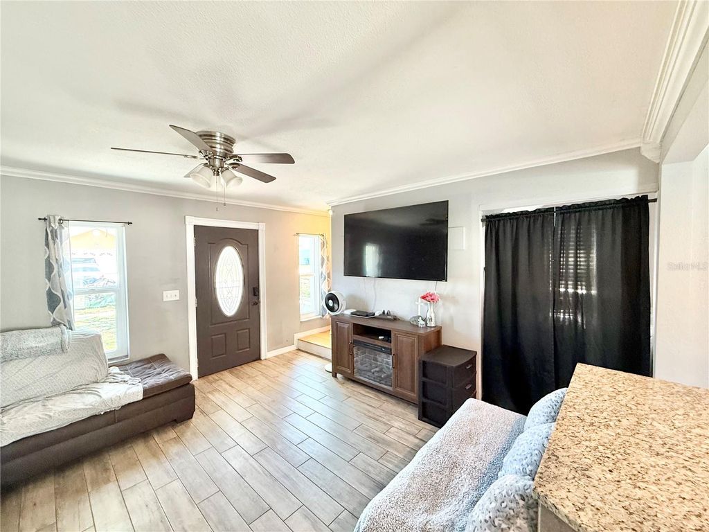 Image 5 of property listing at 1784 TAYLOR LAKE PLACE, Largo, FL 33778