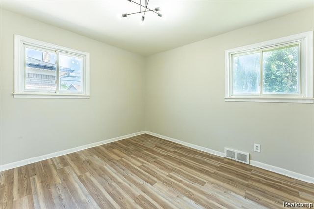 25184 Pattow Street, Roseville, MI 48066