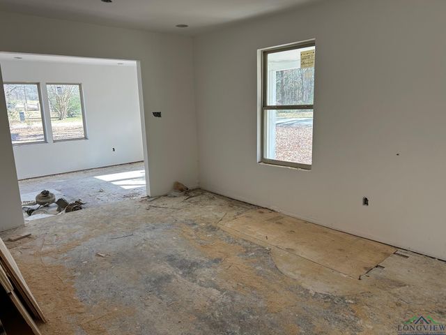 2929 University, Marshall, TX 75670
