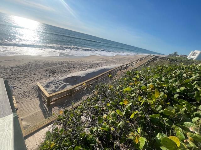 140 Warsteiner Way 402, Melbourne Beach, FL 32951