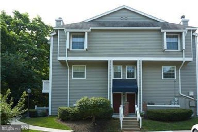 5700 CHAPMAN MILL DR #210, Rockville, MD 20852