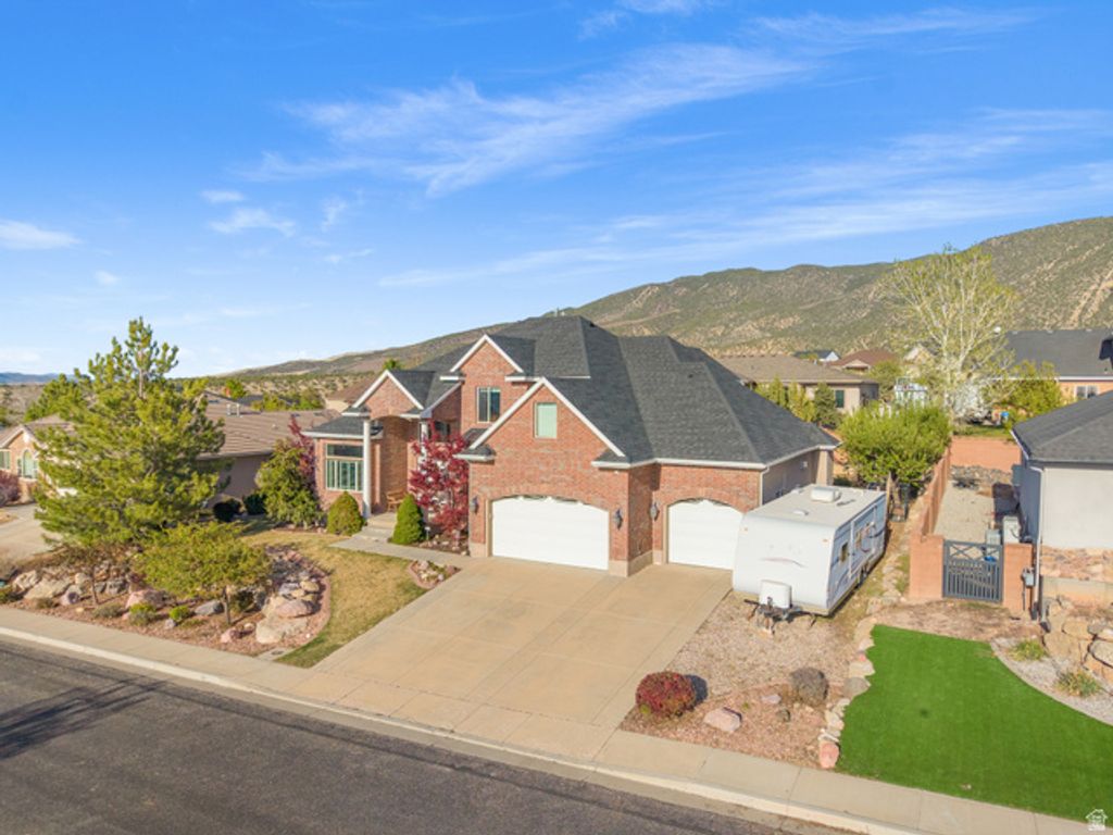 Image 3 of property listing at 2356 N 950 E, Cedar City, UT 84721
