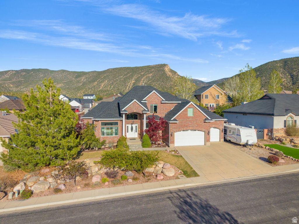 Image 4 of property listing at 2356 N 950 E, Cedar City, UT 84721