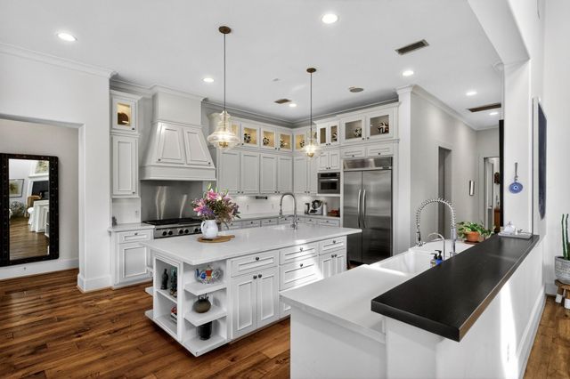 27 Johnathan Landing Ct Court, Spring, TX 77389