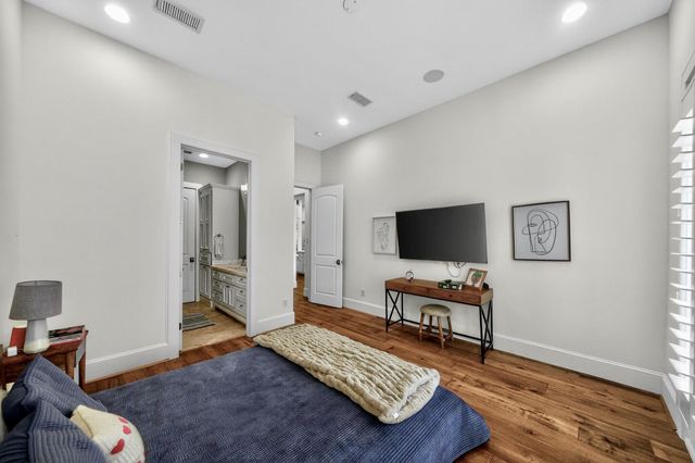 27 Johnathan Landing Ct Court, Spring, TX 77389