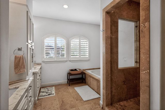 27 Johnathan Landing Ct Court, Spring, TX 77389