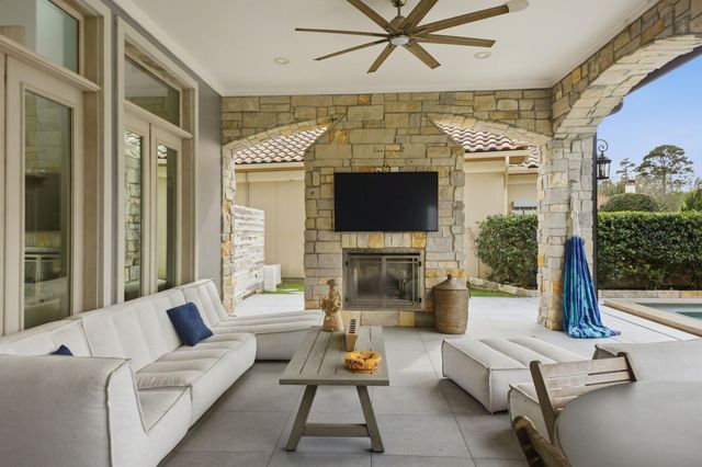 27 Johnathan Landing Ct Court, Spring, TX 77389