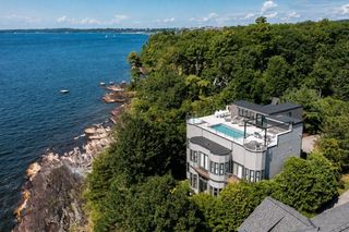 33 Eastman Way, Burlington, VT 05401