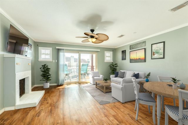 7312 Seawall Boulevard 208, Galveston, TX 77551