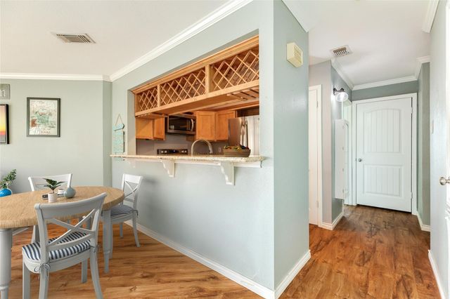 7312 Seawall Boulevard 208, Galveston, TX 77551