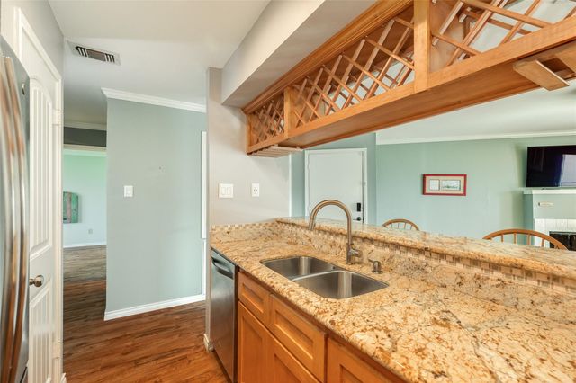 7312 Seawall Boulevard 208, Galveston, TX 77551