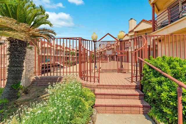 7312 Seawall Boulevard 208, Galveston, TX 77551