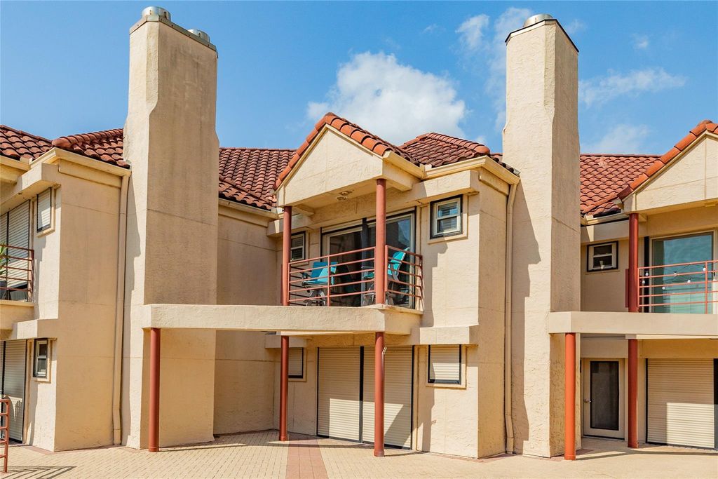 7312 Seawall Boulevard 208, Galveston, TX 77551