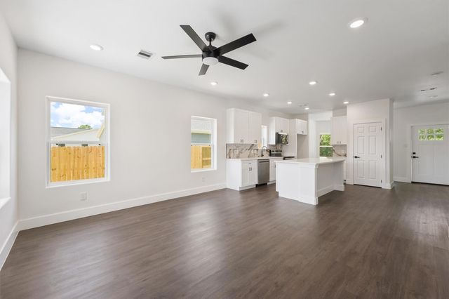 3708 Avenue S Street W, Santa Fe, TX 77510